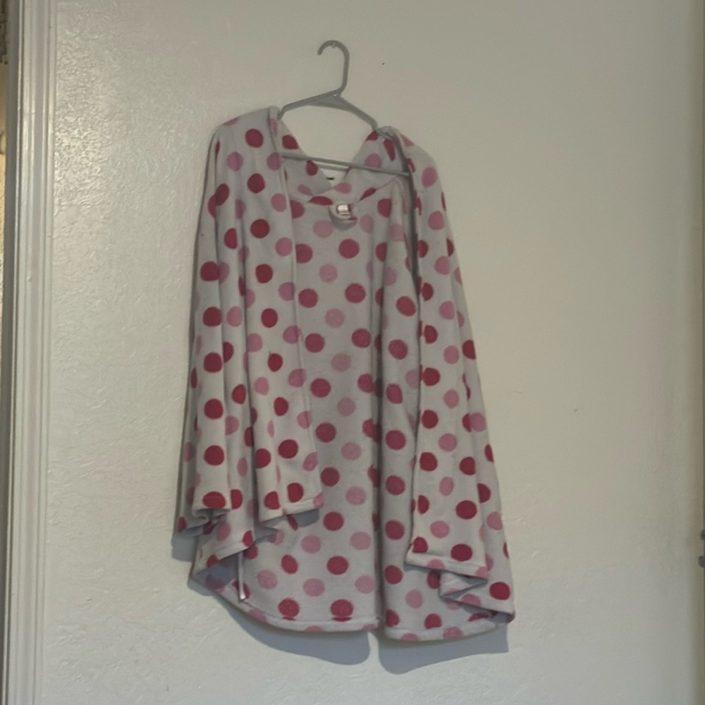Pink polkadot bath robe.